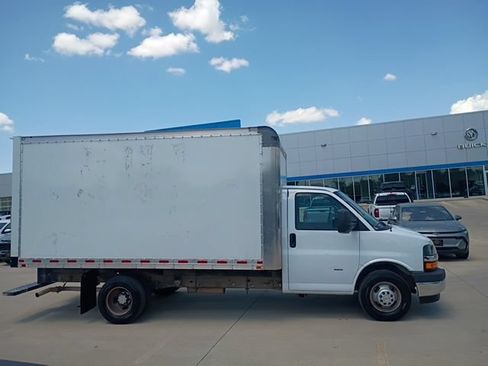 Used 2020 Chevrolet Express 3500 w/ Power Convenience Package RWD image 6