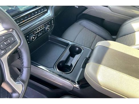 Used 2024 Chevrolet Silverado 2500 ZR2 w/ Technology Package image 19