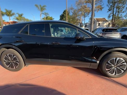 New 2025 Chevrolet Blazer EV LT image 9
