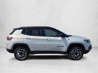 Used 2024 Jeep Compass Trailhawk video 4