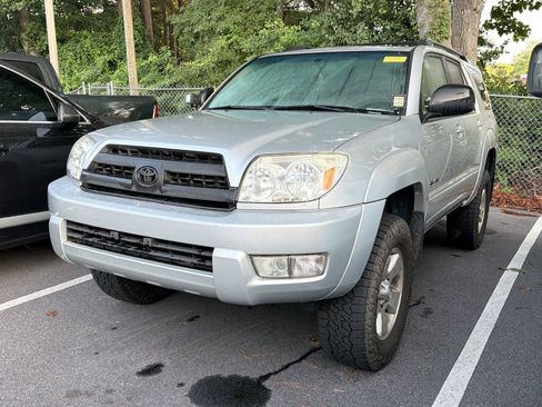 Used 2005 Toyota 4Runner SR5 AWD/4WD image 1