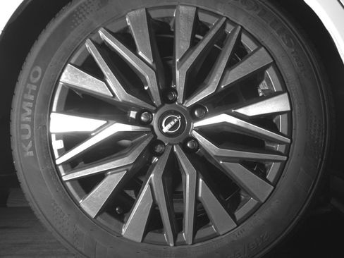 Used 2025 Nissan Altima 2.5 SV FWD image 15