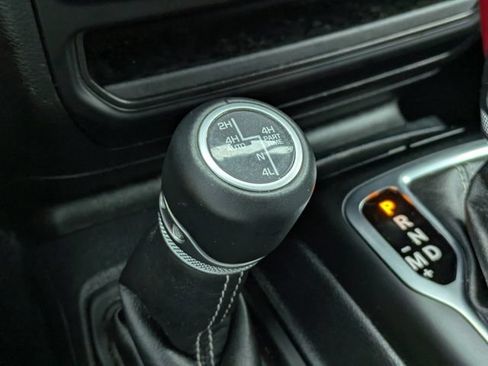 Used 2022 Jeep Wrangler Unlimited Sahara w/ Cold Weather Group AWD/4WD image 23