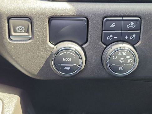 Used 2023 Chevrolet Silverado 1500 LTZ w/ LTZ Convenience Package II RWD image 17
