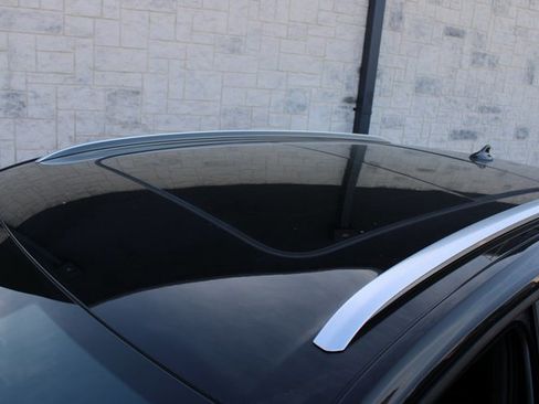 Used 2025 Volkswagen Atlas Cross Sport SE image 4