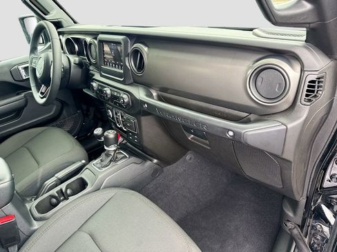 Used 2023 Jeep Wrangler Unlimited Sport AWD/4WD image 34