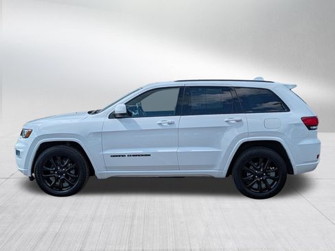 Used 2021 Jeep Grand Cherokee Laredo X AWD/4WD image 4