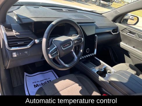 Used 2025 GMC Acadia Elevation image 13