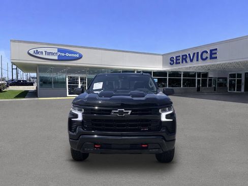 Used 2024 Chevrolet Silverado 1500 LT Trail Boss w/ Convenience Package II AWD/4WD image 3