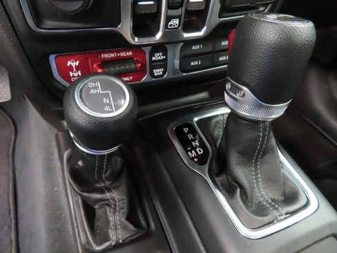 Used 2024 Jeep Wrangler Unlimited Rubicon w/ Technology Group AWD/4WD image 54