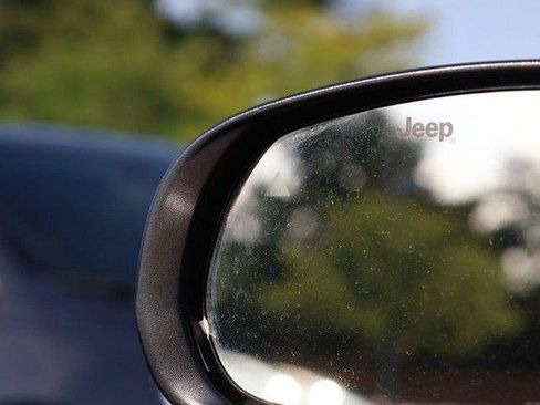 Used 2025 Jeep Compass Limited AWD/4WD image 18