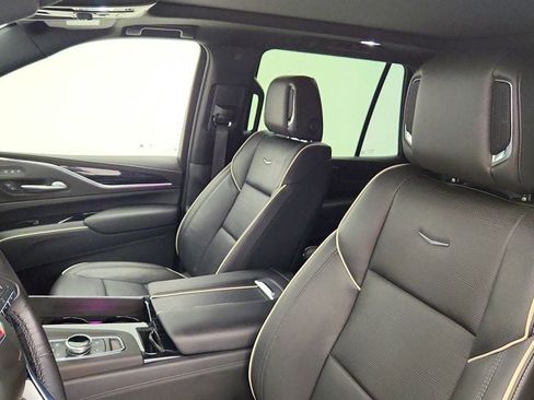 Used 2022 Cadillac Escalade Sport w/ Touring Package AWD/4WD image 22