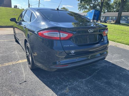 Used 2014 Ford Fusion SE w/ Equipment Group 202A FWD image 3