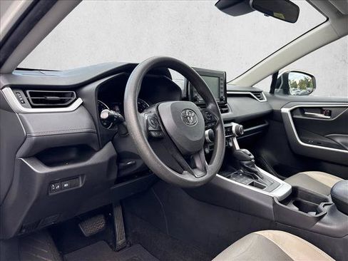 Used 2021 Toyota RAV4 XLE AWD/4WD image 9