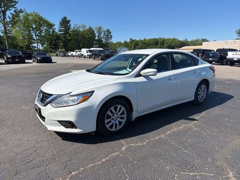 Used 2018 Nissan Altima 2.5 S w/ S Convenience Package FWD image 3