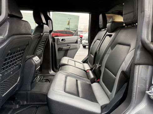 Used 2024 Ford Bronco Black Diamond image 17