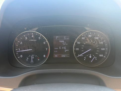 Used 2017 Hyundai Elantra SE FWD image 17