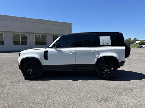 Used 2024 Land Rover Defender 110 X-Dynamic SE image 6