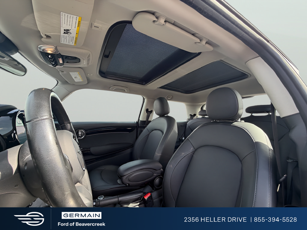 Used 2023 MINI Cooper 2-Door Hardtop FWD image 12