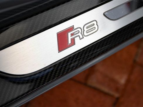 Used 2018 Audi R8 V10 plus image 45