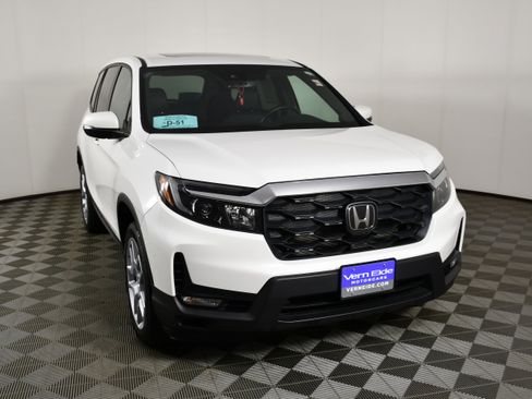 Certified 2024 Honda Passport EX-L image 3
