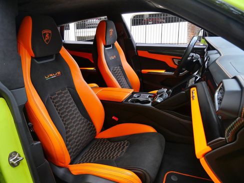 Used 2022 Lamborghini Urus image 8