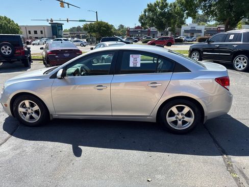 Used 2016 Chevrolet Cruze LT w/ Sun And Sound Package FWD image 5