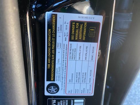 Used 2017 Mercedes-Benz E 300 4MATIC image 34