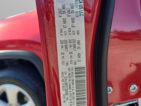 Used 2019 Jeep Compass Latitude image 34