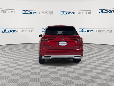 Used 2023 Mitsubishi Outlander SE AWD/4WD image 7