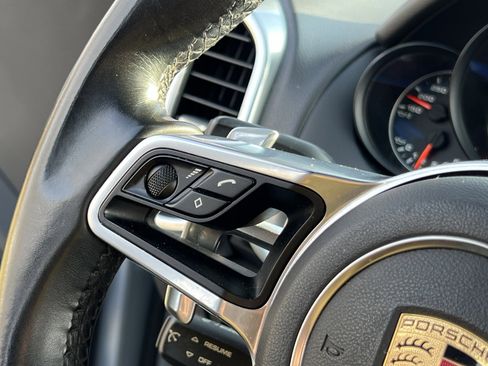 Used 2016 Porsche Cayenne image 21