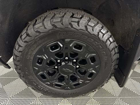 Used 2024 Chevrolet Silverado 2500 High Country w/ High Country Premium Package AWD/4WD image 10