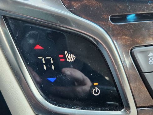 Used 2014 Buick LaCrosse Leather w/ Driver Confidence Package image 12