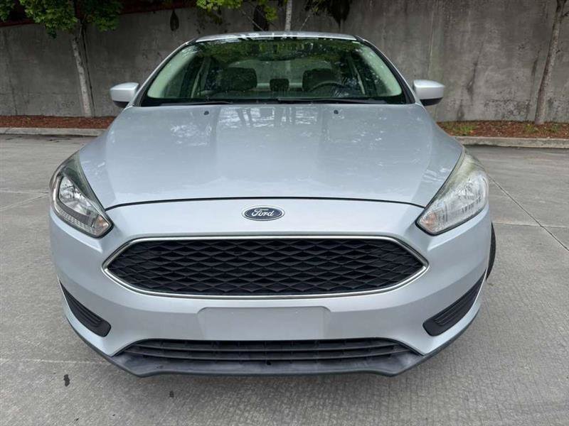 Used 2018 Ford Focus SE FWD image 4