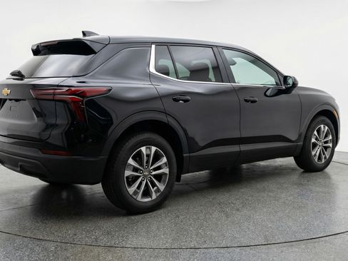 Used 2025 Chevrolet Equinox LT FWD image 9