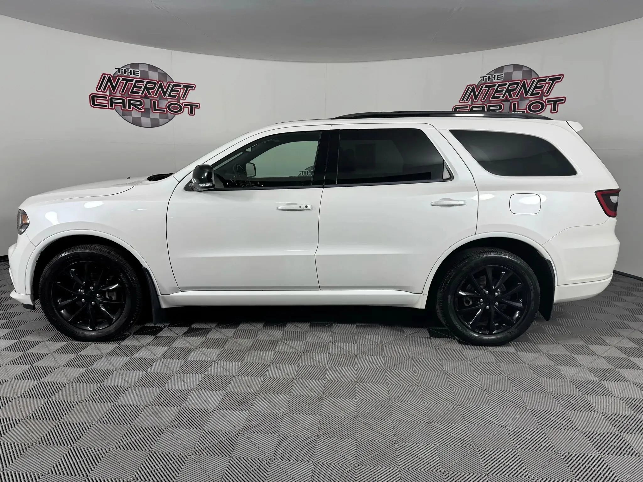 Used 2017 Dodge Durango GT w/ Premium Group AWD/4WD image 4