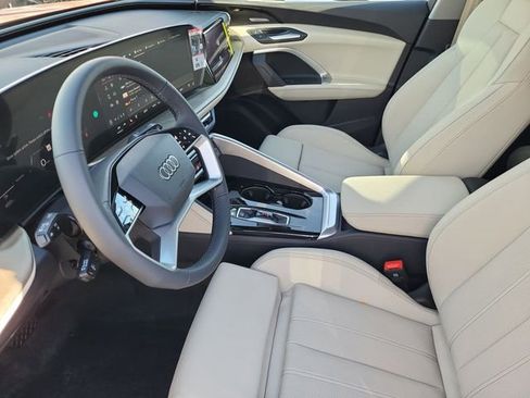 New 2025 Audi Q5 Prestige image 11