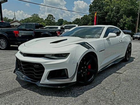 Used 2016 Chevrolet Camaro SS RWD image 1