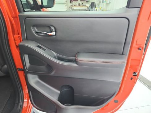 Used 2025 Nissan Frontier Pro-X image 38