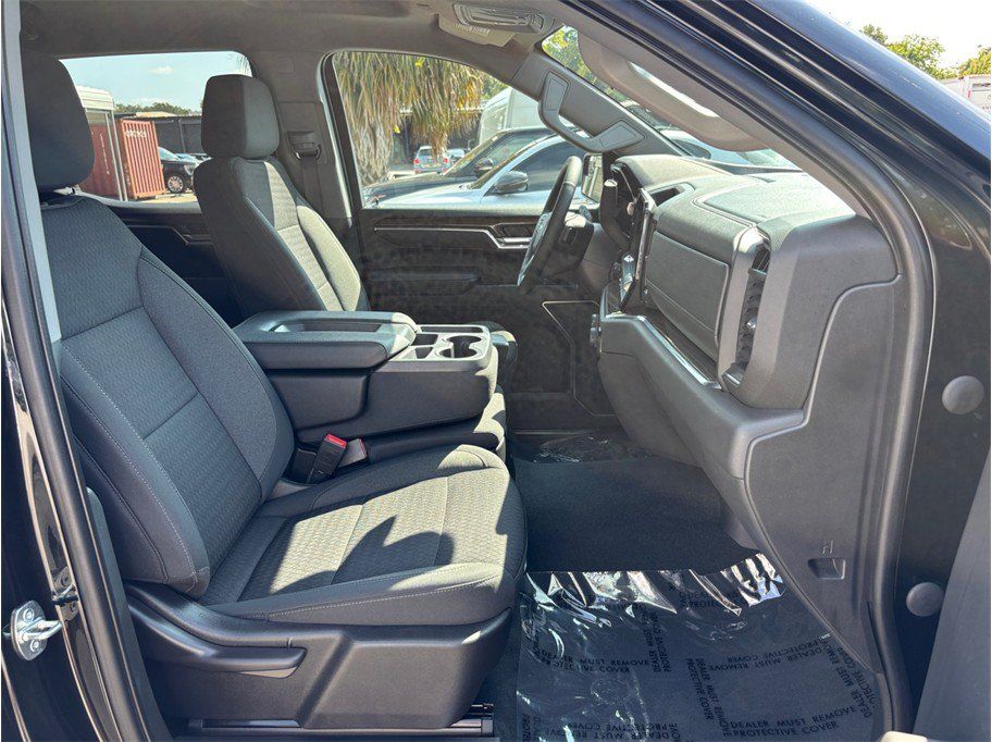 Used 2023 Chevrolet Silverado 1500 LT AWD/4WD image 36