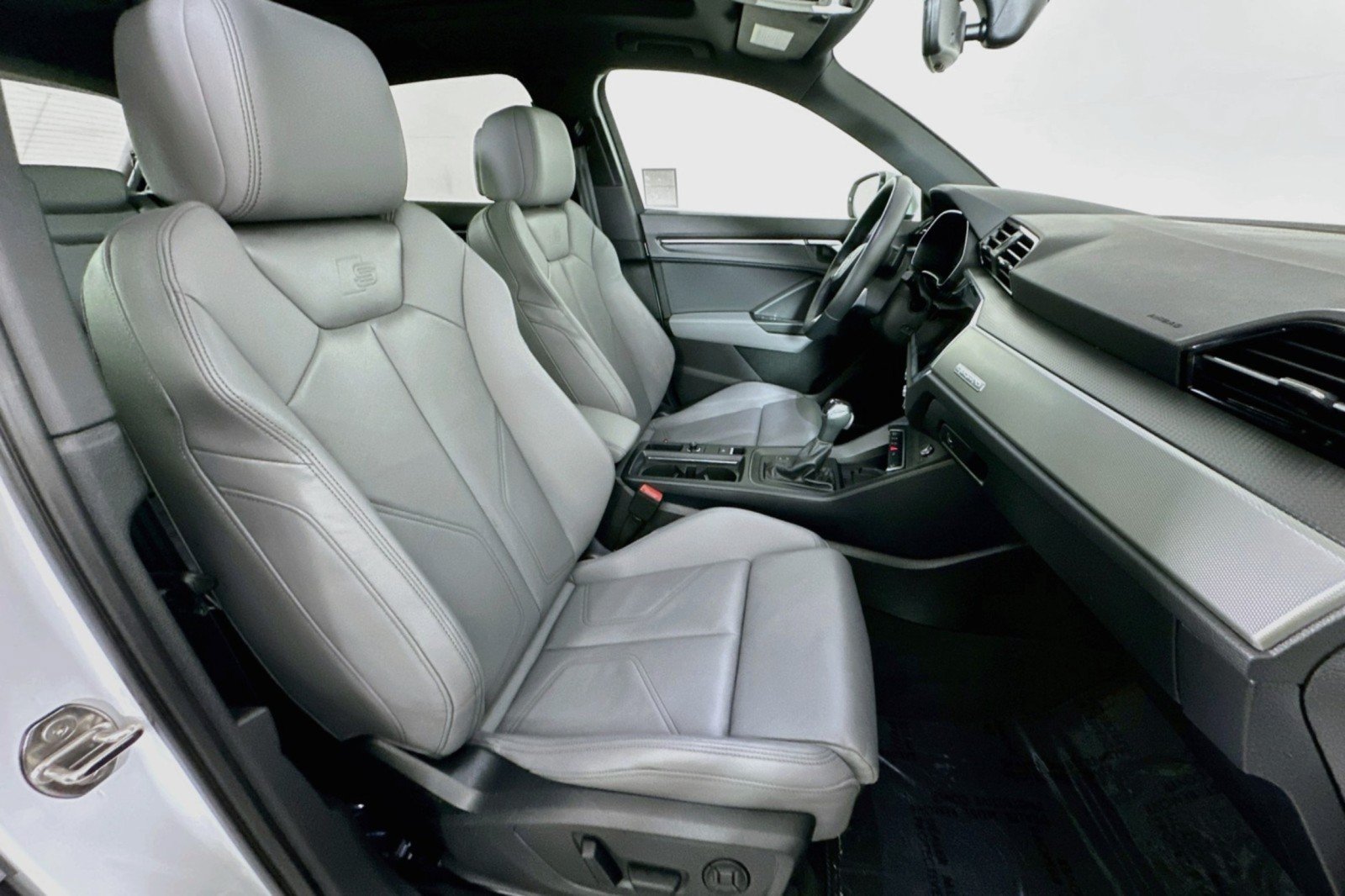Used 2024 Audi Q3 2.0T Premium AWD/4WD image 8