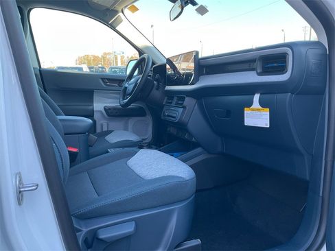 New 2025 Ford Maverick XLT w/ XLT Luxury Package image 9