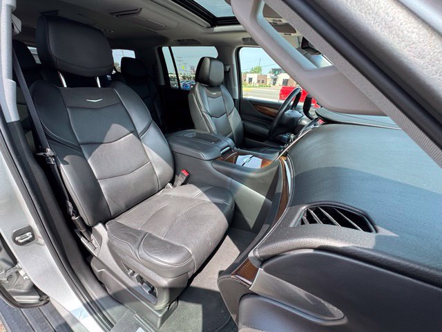 Used 2019 Cadillac Escalade ESV Premium Luxury AWD/4WD image 10