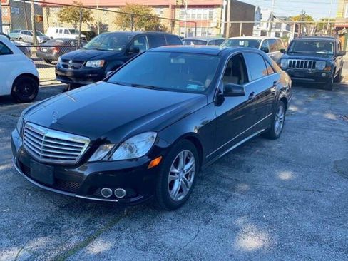 Used 2010 Mercedes-Benz E 350 4MATIC Sedan image 1