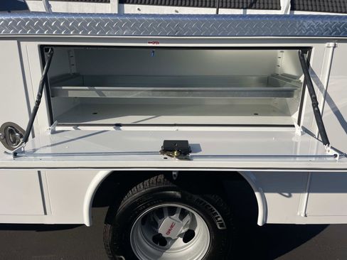 New 2024 GMC Sierra 3500 Pro image 23