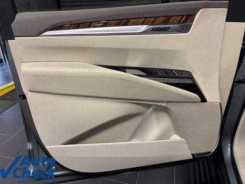 Used 2025 Cadillac Escalade ESV Sport Platinum w/ LPO, Floor Liner Package AWD/4WD image 11