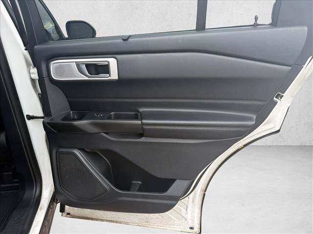Used 2020 Ford Explorer Platinum w/ Premium Technology Package AWD/4WD image 23
