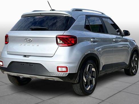 Used 2023 Hyundai Venue SEL image 12