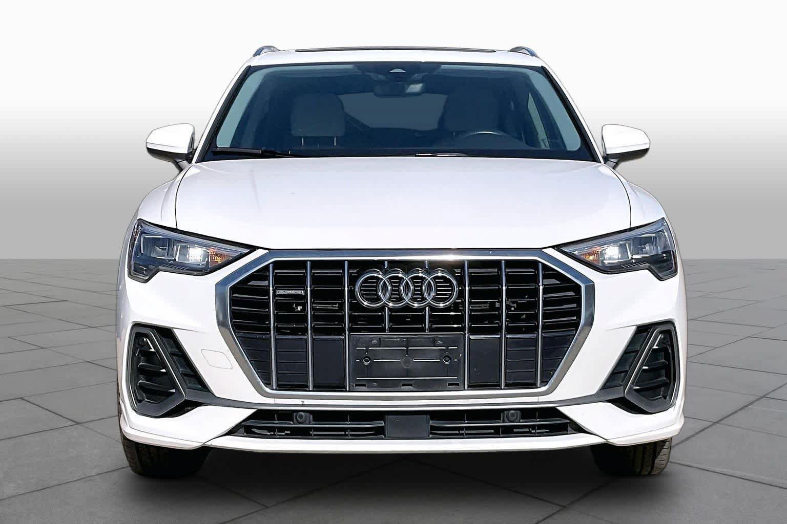 Used 2020 Audi Q3 2.0T Premium w/ Convenience Package AWD/4WD image 4