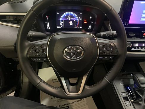 Used 2026 Toyota Corolla Cross LE FWD image 27